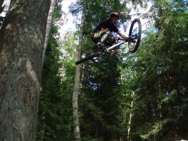 fet table  i dirt hoppet . Foto: anton mathisson. Åkare: johan rasmussen.