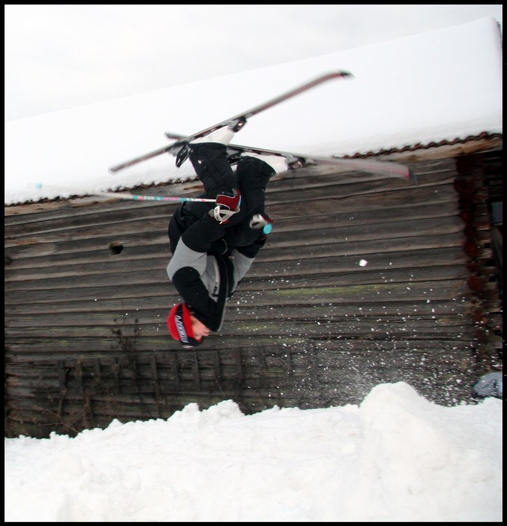Första försöket på backflip.... Foto: Sven Bogg. Åkare: Johan Bogg.