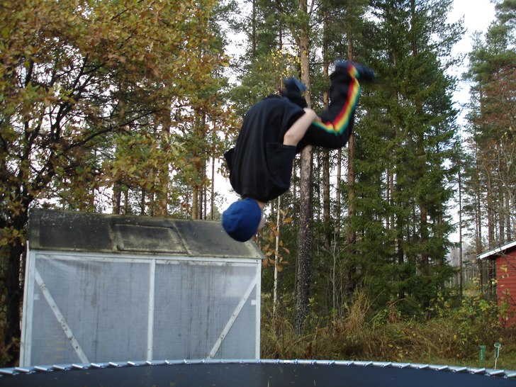 Backflip me händerna på röven! xP. Foto: Andreas Lundmark. Åkare: Ludvig Nilsson.