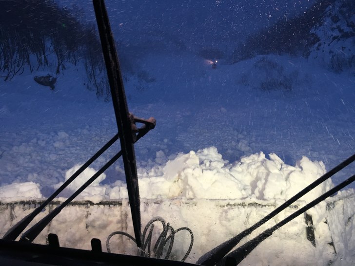 SNØ
Dosing av snø. Produksjon av snø. Og det sn.