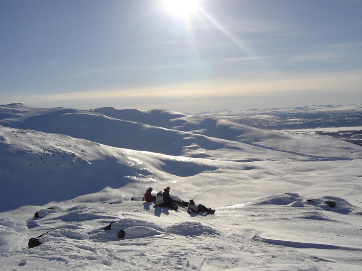 softar i bit ner i backen. Foto: vet ej :S. Åkare: gänget :).