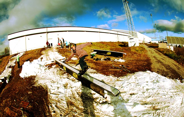 Försession, switch fs board. Foto: Viktor Lindqvist. Åkare: Jonas Tollgren.