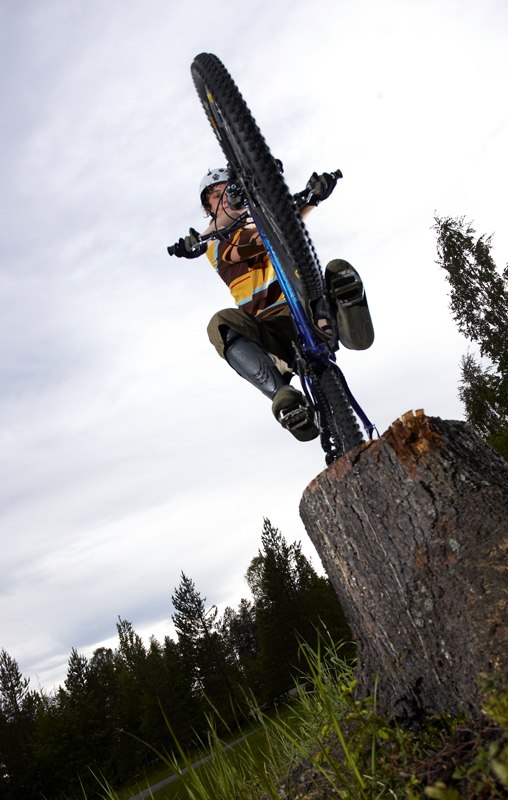 Abubaca X-up       www.northextremeteam.com. Foto: Johanwennerstrom.se. Åkare: Jens Nyström.