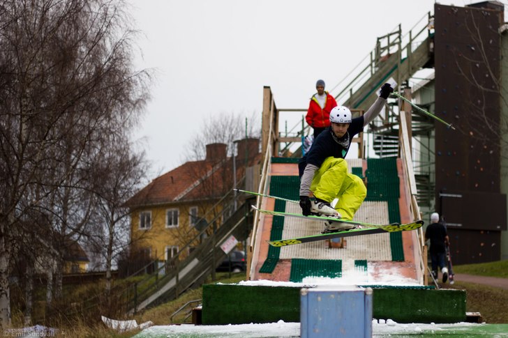 Relaxed Movement:
http://www.relaxedmovement.se
. Foto: Emil Sundvall. Åkare: Eric Skytt.
