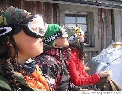 Eva, Louise Å Jag 
Steka  Steka  Steka!!. Foto: Caroline Söder.