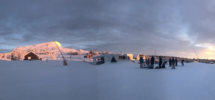 Nypreppet nysnø og sol
.