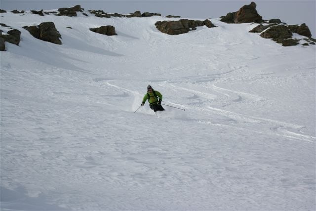 Puderåkning i Val Thorens 2 veckor efter senaste . Foto: Peter Conné. Åkare: Christian Salomonsen.