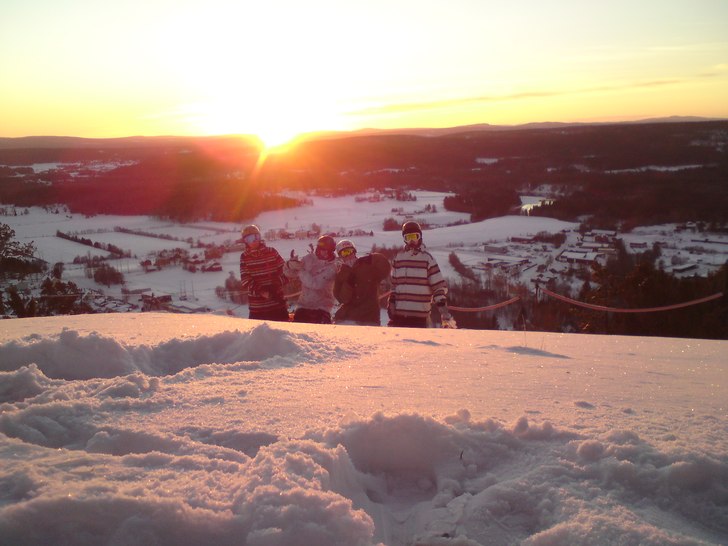 chillin' out after an awesome day.. Foto: -. Åkare: (glutto)(k2sux)(Jibberiish)(phhille026).