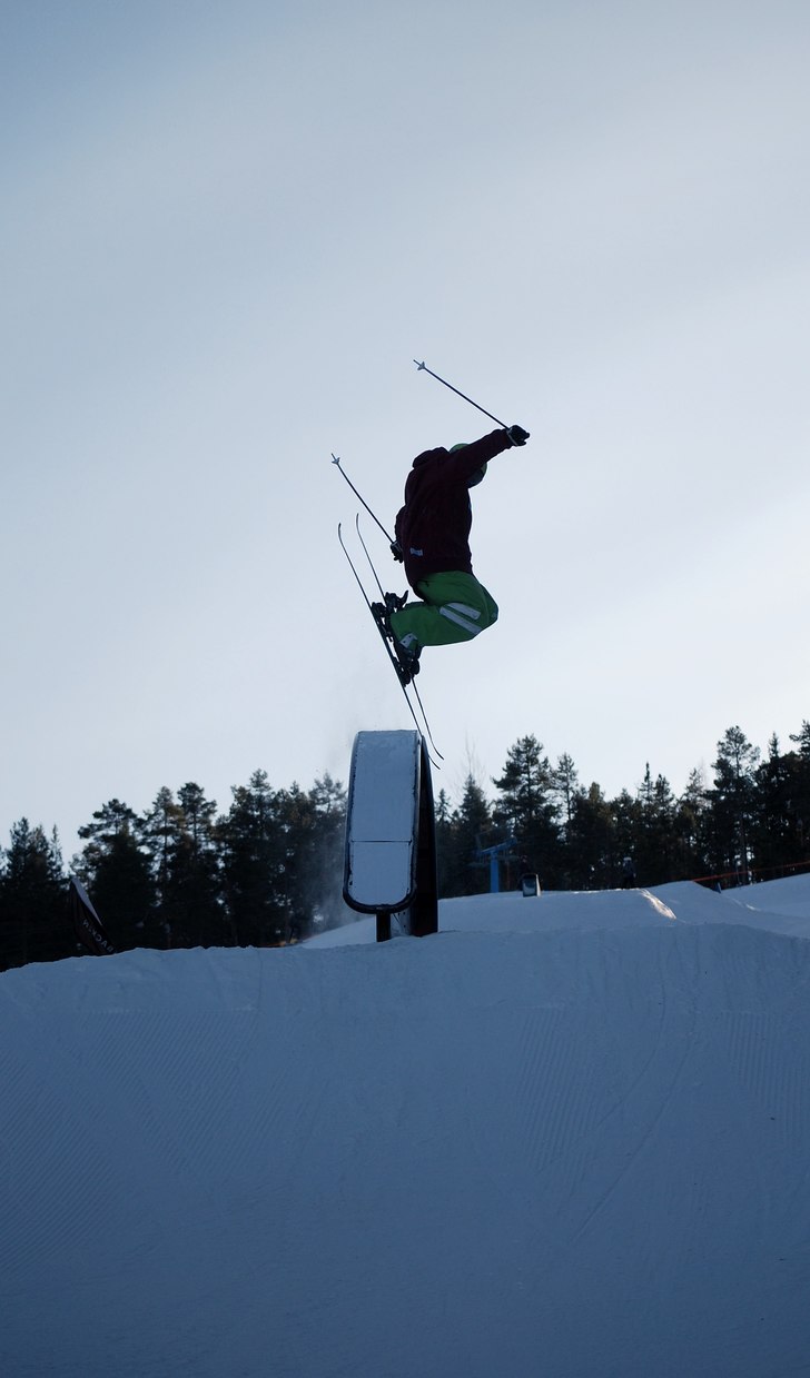Undrar om den blir utvald freeridebild om jag skri. Foto: Emrik Jansson. Åkare: Olov Engström.