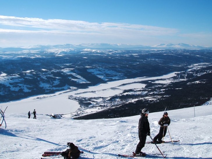 Vilken Vy.. VV med andra ord. Foto: Rickard Blomgren. Åkare: Oskar, Simon, Emelie.