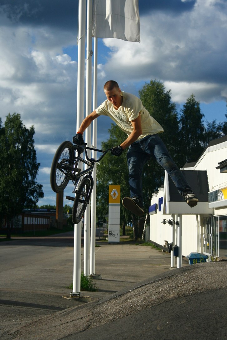svansvipp. Foto: Pontus Jonsson. Åkare: Henrik Westlund.