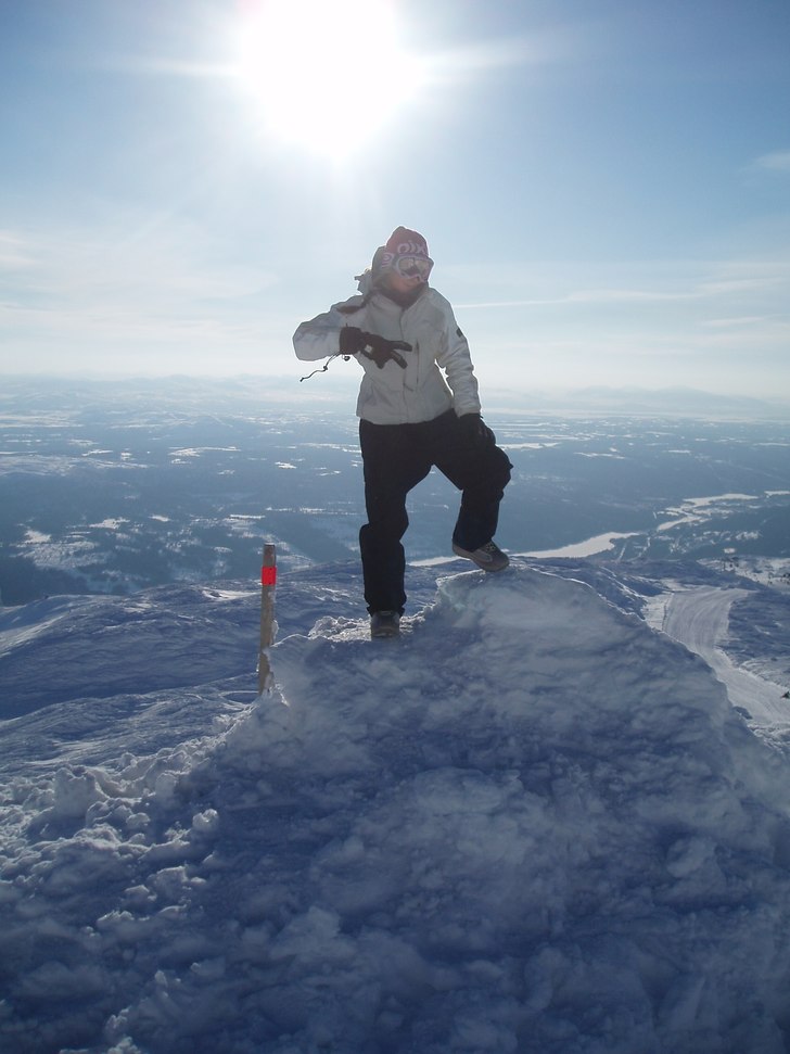 När jag bestiger Åreskutans topp:) Vi gick upp d. Foto: Robert Nylander. Åkare: Erika Nylander.