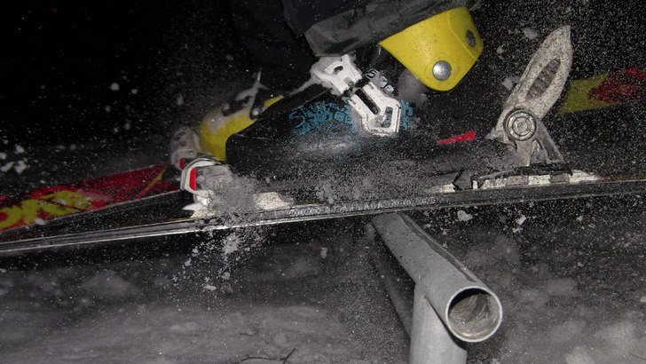 Backyard railing med själv utlösare.
Ingen extr. Foto: Marcus Ahlström. Åkare: Marcus Ahlström.