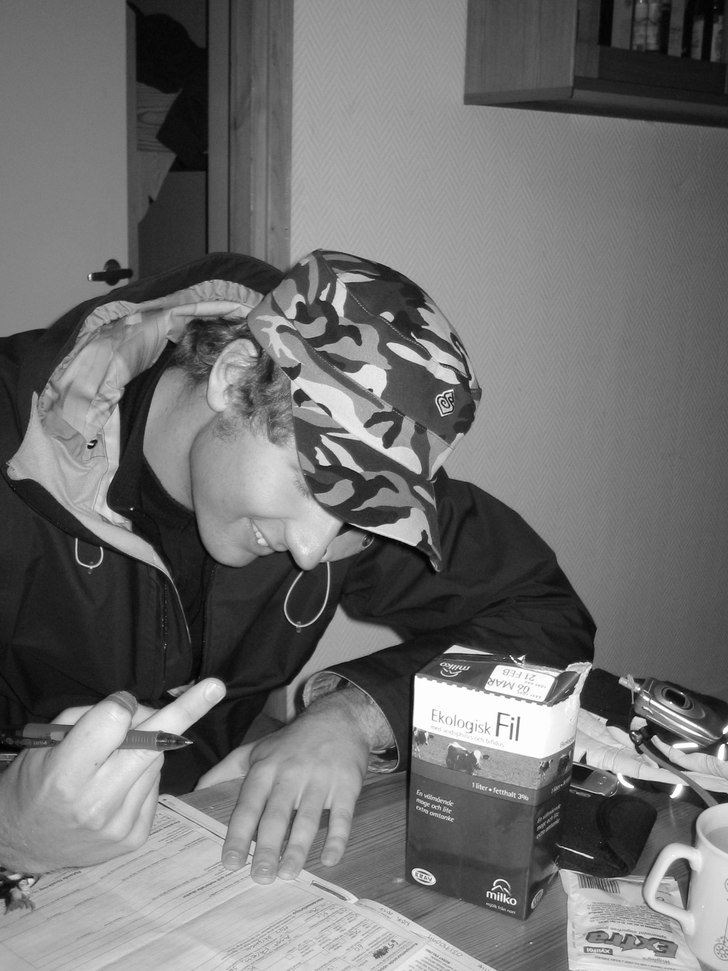 Kul att fylla i försäkringsblanketternär man kv. Foto: Per Nordström. Åkare: Alex Dawg.