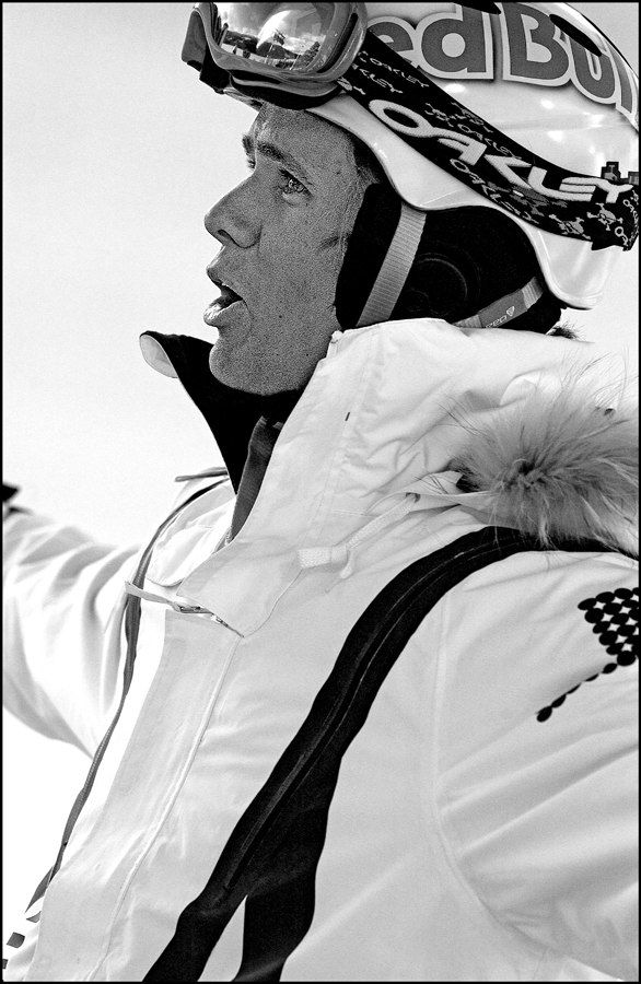 Jon är ofta på bild och det beror inte bara på . Foto: Ola Rockberg. Åkare: Jon Olsson.