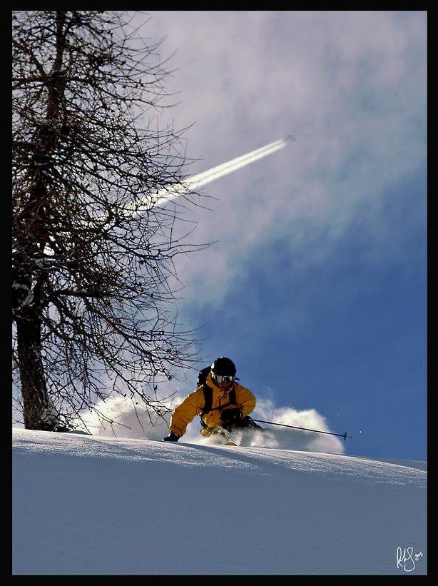 en fågel? ett plan? nä, d e en superbanan.... Foto: Rob Hamilton-Smith. Åkare: sunken jr.