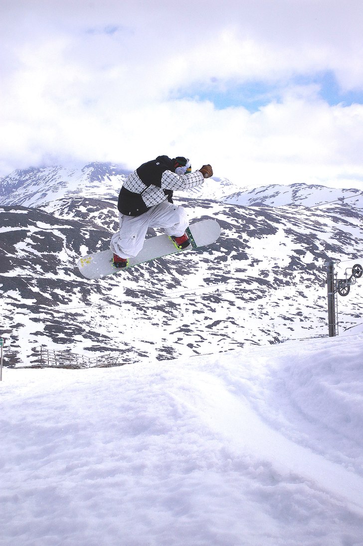 fin slaskdag 2a juni i gränsen :) . Foto: Anneli. Åkare: David Ek.