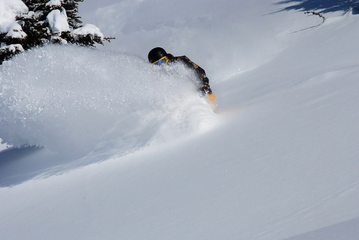 Foto: Johan Svensk. Åkare: Victor Bäckstrand.