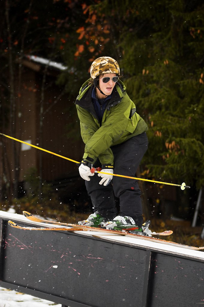Första snön, rail. Foto: Johan Marklund. Åkare: Victor Engh.