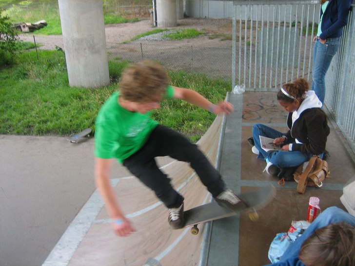 Langar nån ball sak med min säriga bräda. Vette. Foto: Fredrik Öberg. Åkare: Franz Nordén.