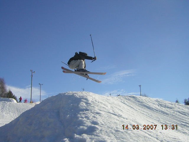 jag som gör typ mute 360 i lill-hoppet men bilden. Foto: Adam. Åkare: Jag (David).