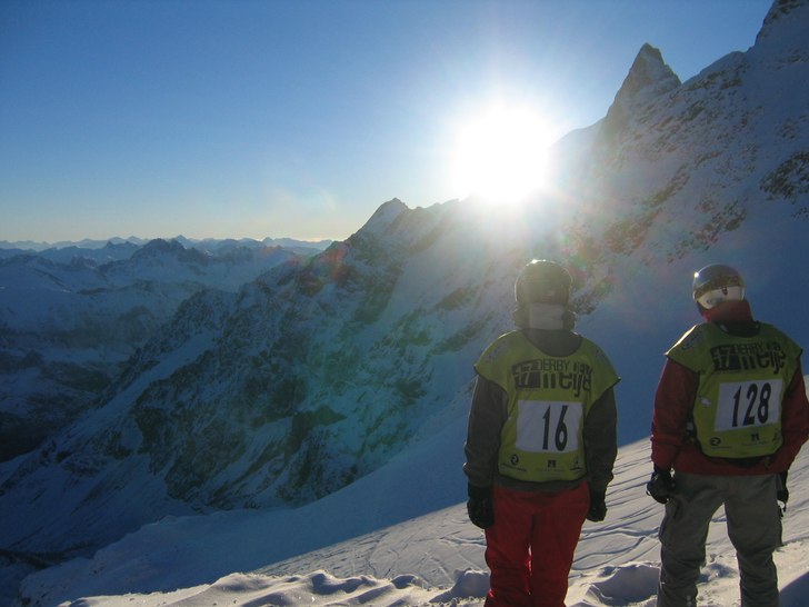 Klockan är strax för 07.00 på morgonen innan 20. Foto: Martin Bengtsson. Åkare: Två DdlM-deltagare.