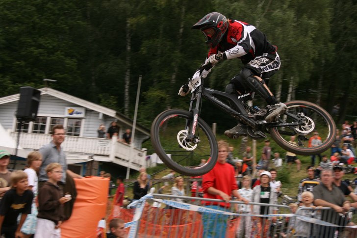 SM i DH. Foto: Björn Gustavsson. Åkare: Felix Beckeman.