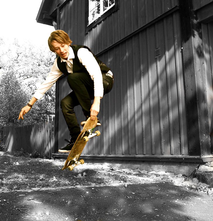 Freestyle Ollie. Foto: Jonas (Fjunesh). Åkare: Samuel Lundh (Delmarindy) .