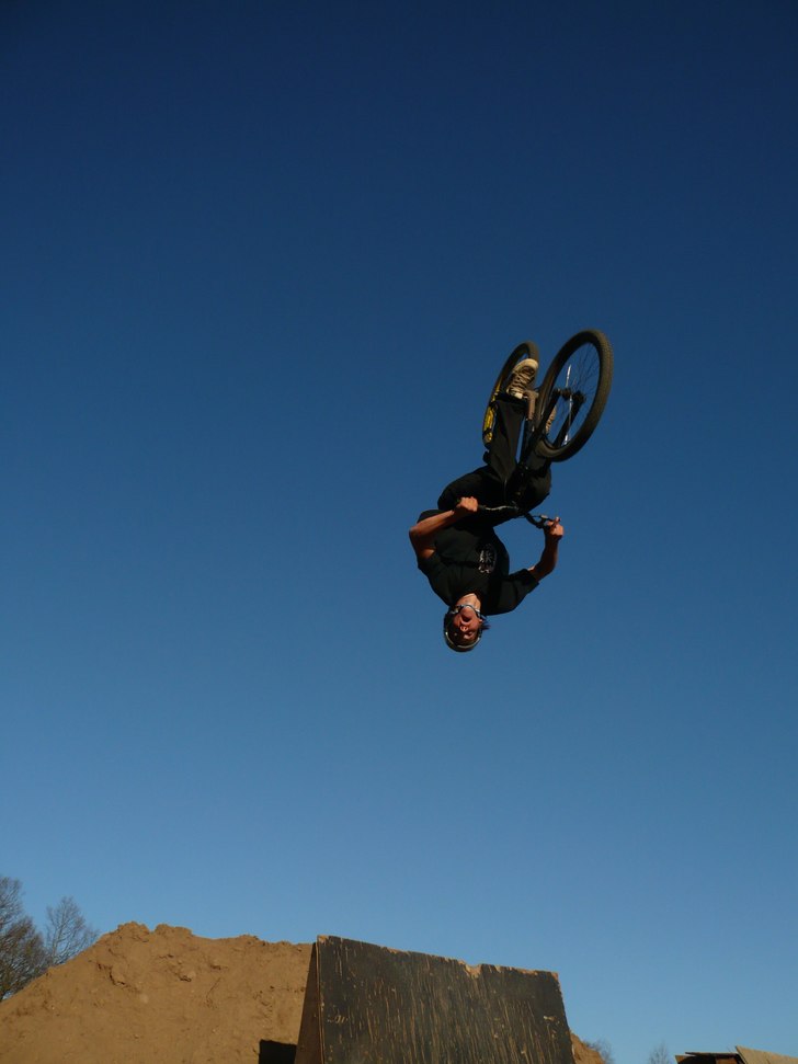 Backflip. Foto: Filip Svensson. Åkare: Fred Adern.