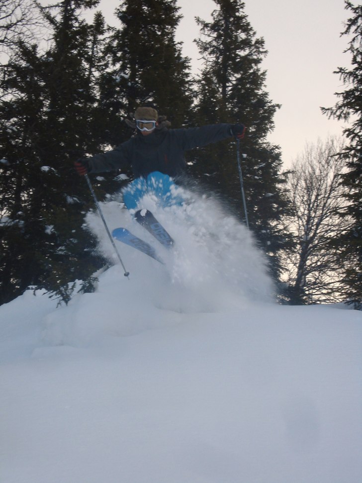 Skön åkning under 08-veckan. Foto: Fredrik Nordqvist. Åkare: Petter Lennartsson.