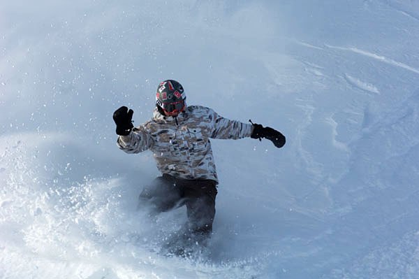 Foto: Lars Thulin. Åkare: Emil Jonsson (jag).