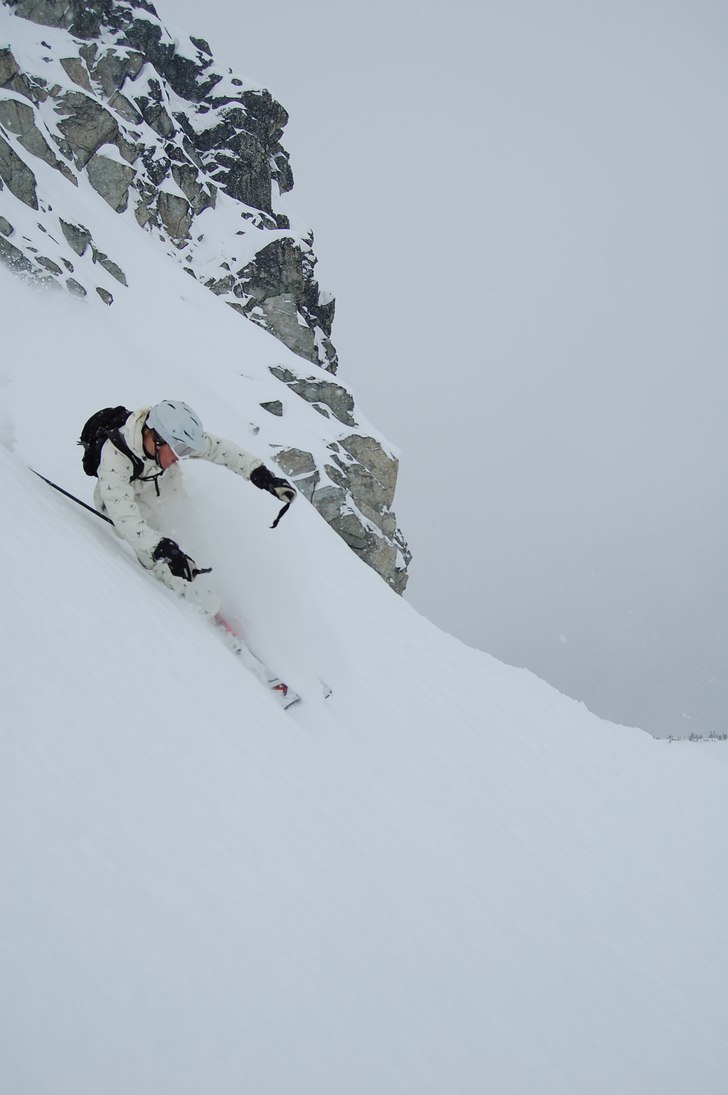 Man ska tänka att man håller i en bussratt.. Foto: Jon Weihard. Åkare: Anton Wernvik.