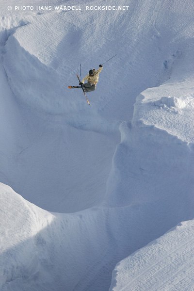 ett ganska stort gap, skoter tolkning in. Foto: Hans wärdell. Åkare: Tobias Björk.