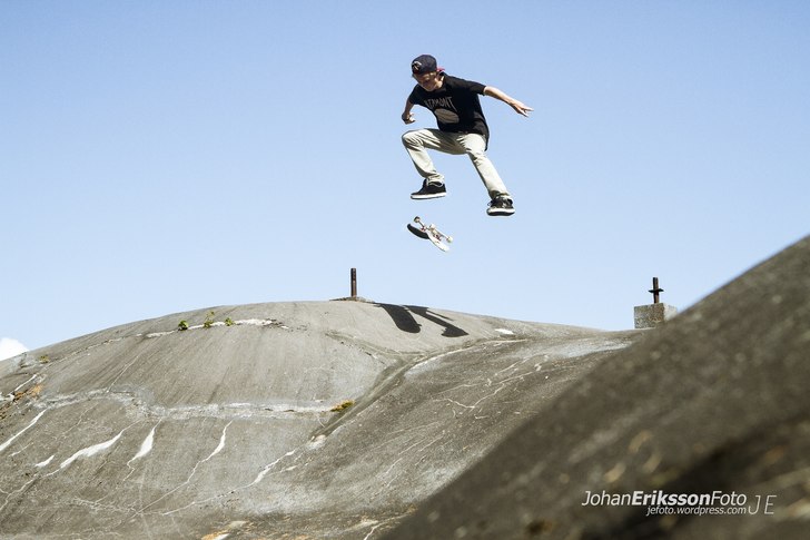 Gag och min polare Gustav tog båten ut till ön s. Foto: Johan Eriksson. Åkare: Gustav Stegfors.