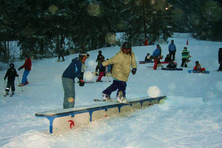 sjukt rolig tjejdag i kungsberget!
fs board. Foto: mats holmstedt. Åkare: johanna holmstedt.