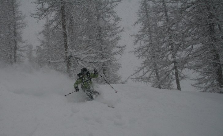 Krafitigt snöfall i Monetier. Foto: Jonas Tufvesson. Åkare: Klas Häll.