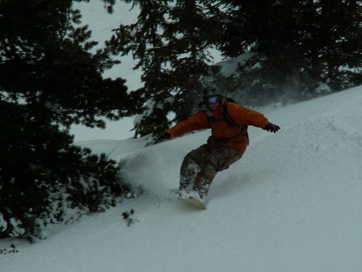 Vädret var inte bäst men åkningen var inte lån. Foto: Filip "FilenDank" Eriksson. Åkare: Johan "Fles" Gustafson.