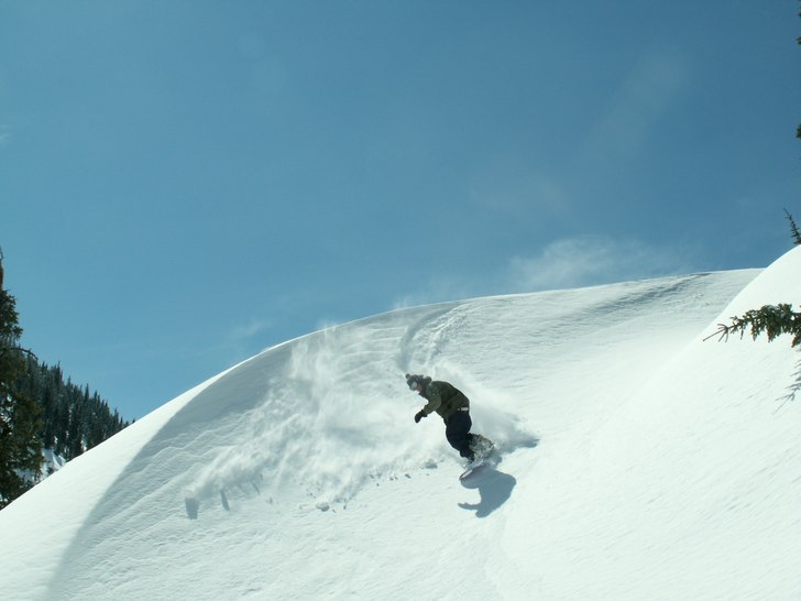 Fernie 2006, två dagar tills backen stänger! Och. Foto: Fredrik Josefsson. Åkare: Filip Eriksson.