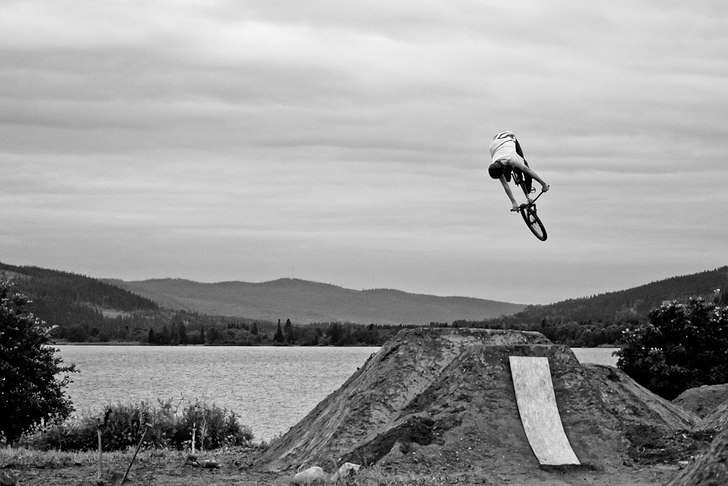 Dump trea. Foto: Mathias Lindkvist. Åkare: Patrik Wikström.