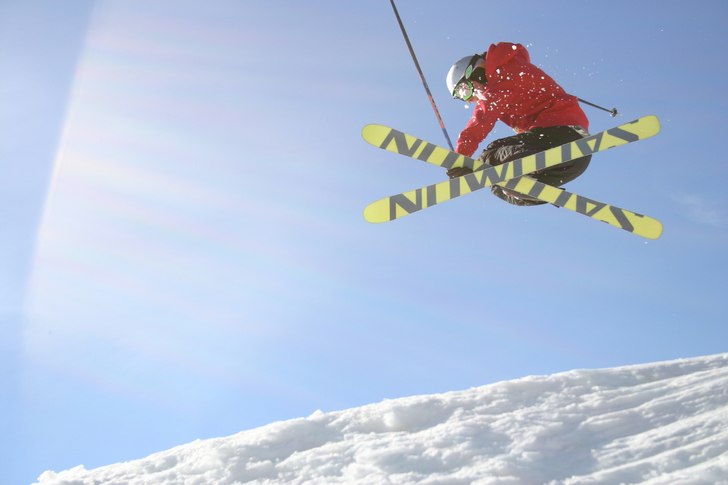 En skön mute på det tredje och största jumpet i. Foto: Tomas Johansson. Åkare: Gustav Ekroth.