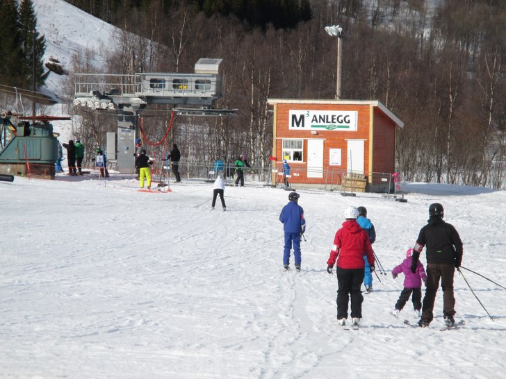ALPINANLEGGET ER ÅPENT ONSDAG 1. FEB KL 1730-21
D.