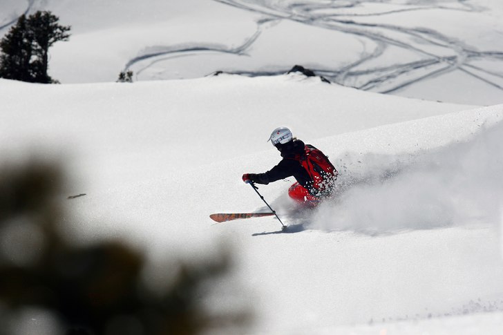 Anton lägger några fina telissvängar i några d. Foto: Tobias Öström. Åkare: Anon Lif.