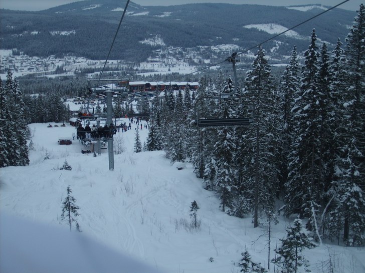 om man bara vill kan man ha as skoj i en lift. Foto: linn. Åkare: lift.