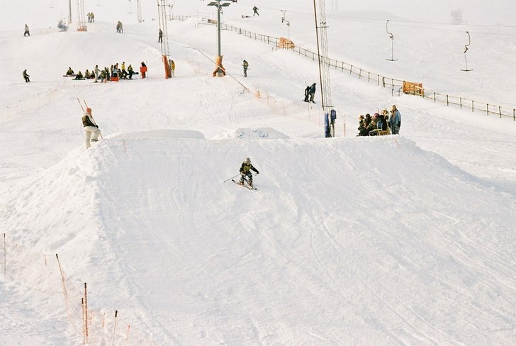 Taget under Stockholmwinter games 2006 bigair. Då. Foto: Henrik Samuelsson. Åkare: Ronja Sandström.