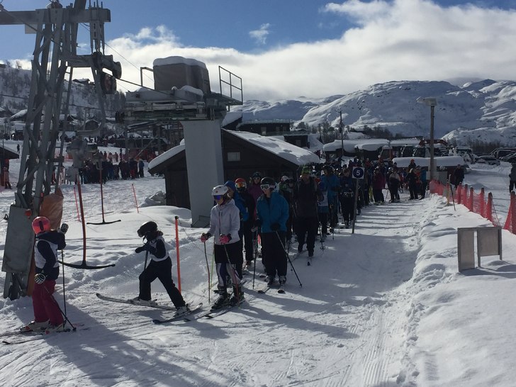 Drømmedag
5cm nypudder og mars-sola varmer
Mange.