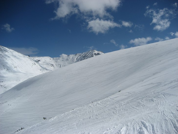 Offpisten bortom Markudjik3 mot Mussala-massivet t. Foto: Melker Rinaldo.