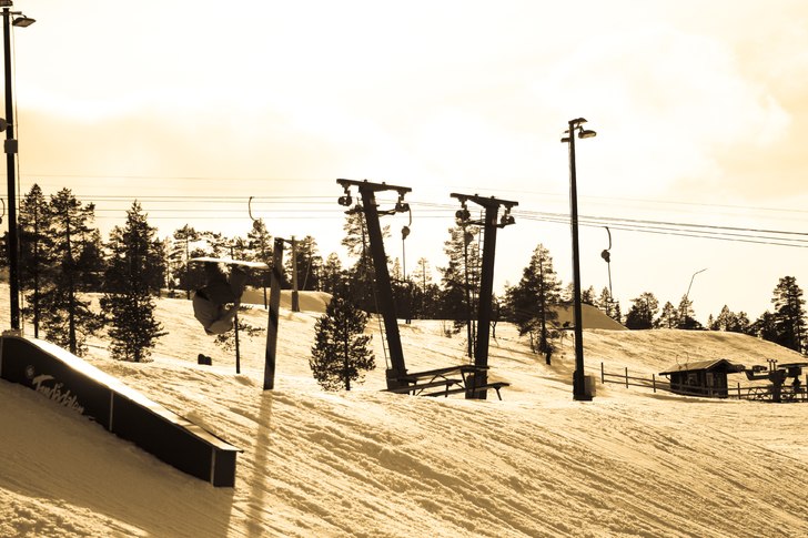 frontflip. Foto: Dennis Gustafsson. Åkare: ????.