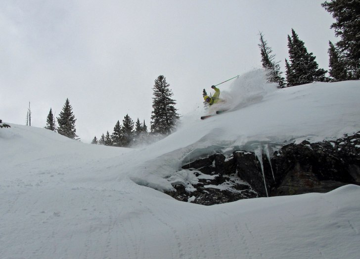 Från Four Pines ner i mot Codys Bowl.... Foto: Robert Hortlund. Åkare: Henrik Liljeqvist.