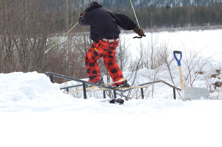 Hemma i Harads! Finns ett ställe att raila på ;p. Foto: Lisa Wennerlund. Åkare: Kristoffer Hjärtström.