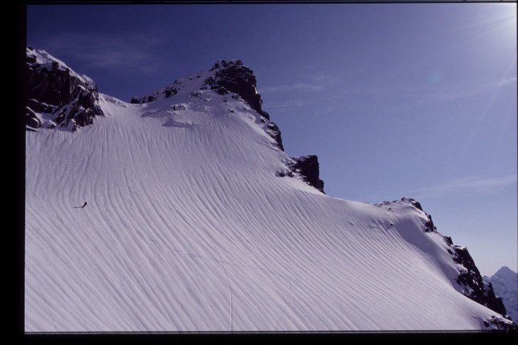 Åkning på Lofoten i solsken är få förunnat me. Foto: Karl Agestam. Åkare: Emil Persson.